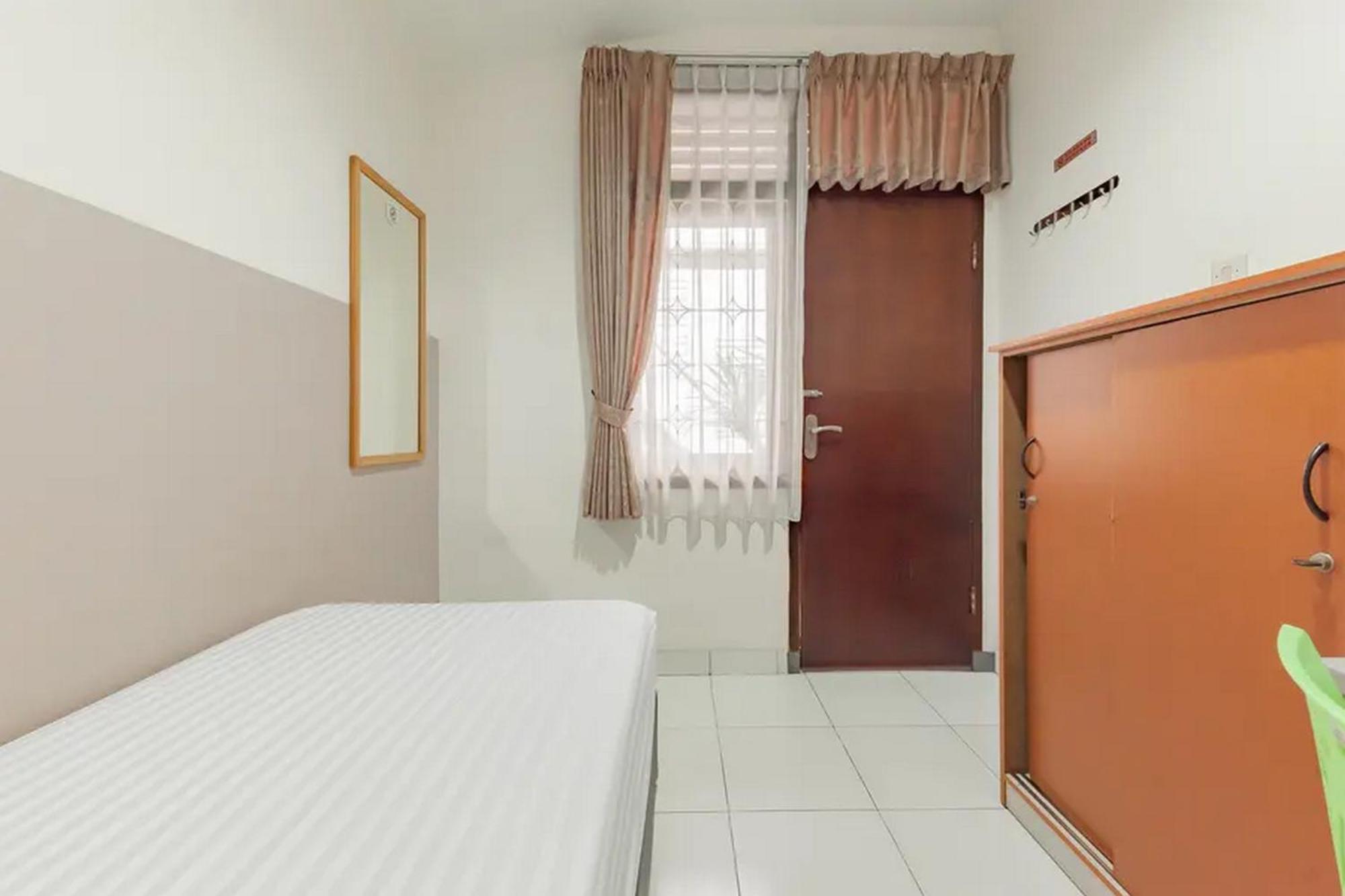 Wisma tamu Koolkost Near Btc Fashion Mall 2 - Minimum 30 Nights