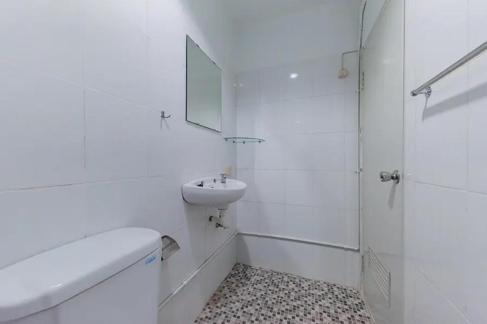 Wisma tamu Koolkost Near Btc Fashion Mall 2 - Minimum 30 Nights Bandung